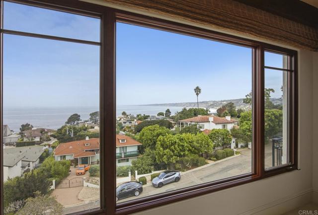 1745 Amalfi Street, La Jolla CA: https://media.crmls.org/mediaz/e0f9aa74-83a6-4cc5-b056-a23ec56b9724.jpg