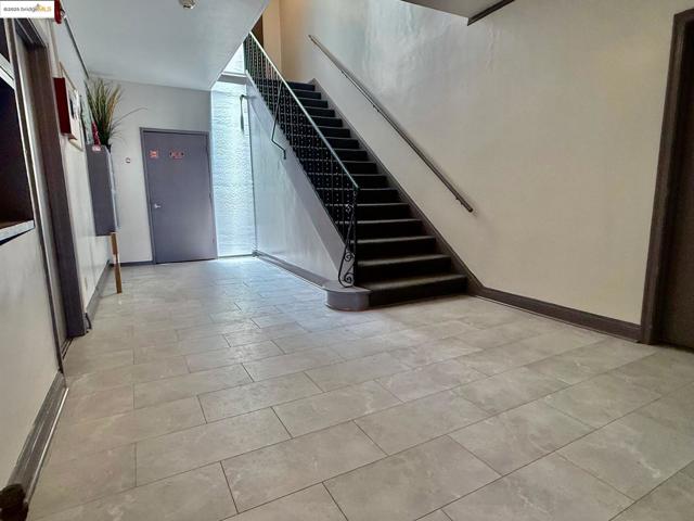 2240 MacArthur Blvd, Oakland CA: https://media.crmls.org/mediaz/e0f9b8fd-022a-48b9-9a53-ee6ecafc986c.jpg