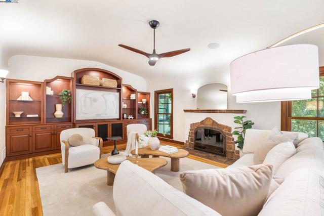 150 Ayer Ave, San Jose CA: https://media.crmls.org/mediaz/e0fa607c-a1cc-435f-a059-a81e8defa3e4.jpg