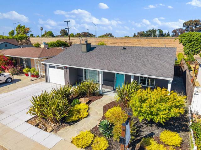 3801 Branson Drive, San Mateo CA: https://media.crmls.org/mediaz/e0fc86ff-a939-4728-9176-9c9673323d9c.jpg