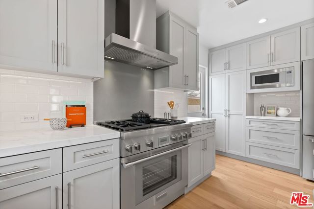 2671 Federal Avenue, Los Angeles CA: https://media.crmls.org/mediaz/e0fd3616-10b9-468d-9ba7-95a45f1911a1.jpg