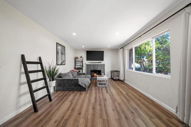 Image 8 of 34 For 2330 Di Foss Street