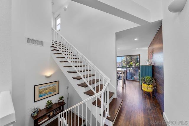 1830 N Alvarado St, Los Angeles CA: https://media.crmls.org/mediaz/e0fd8c17-d28b-4492-88cf-b5c665500aa2.jpg