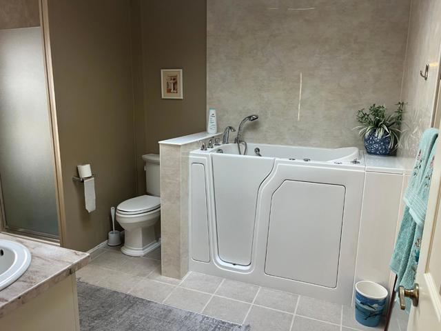 500 N Tully Road, Turlock CA: https://media.crmls.org/mediaz/e0fe0388-8da7-43bd-88ac-4ce7ff034c1b.jpg