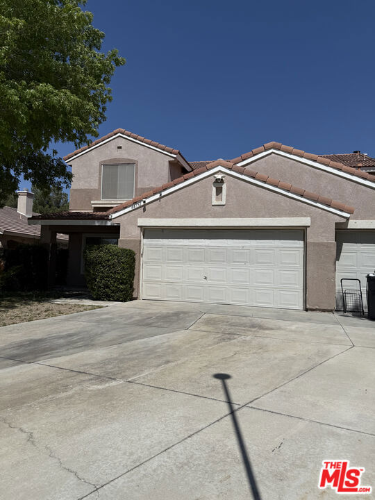44752 Ranchwood Avenue, Lancaster CA: https://media.crmls.org/mediaz/e0fe04b5-068a-4f41-8c4b-33688c572959.jpg