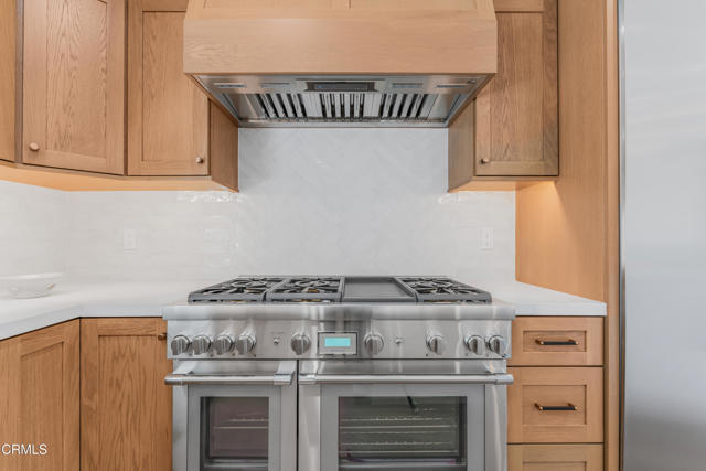 265 W Kelly Road, Thousand Oaks CA: https://media.crmls.org/mediaz/e0fead19-5950-4657-913a-1949f10896c7.jpg
