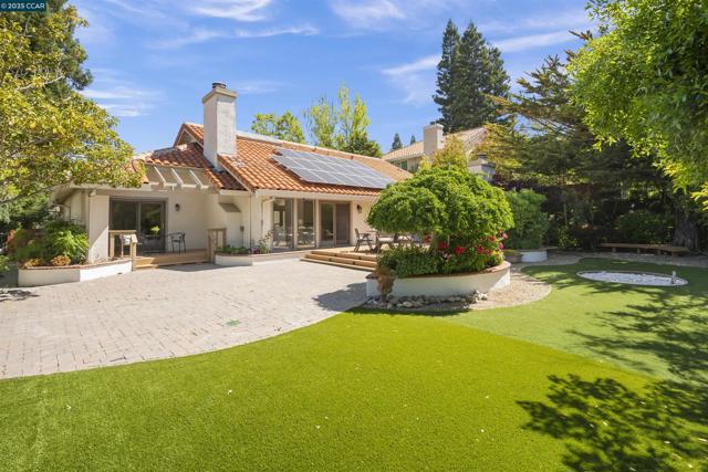 709 Liquidamber Pl, Danville CA: https://media.crmls.org/mediaz/e0feb82e-d5ec-48c6-90e1-70e8dafc98f0.jpg