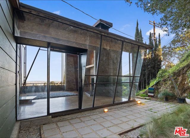 8663 Nash Drive, Los Angeles CA: https://media.crmls.org/mediaz/e0feca47-41bd-4125-9d7e-006f2c3b52e5.jpg