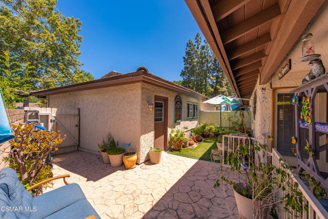1122 Canterford Circle, Westlake Village CA: https://media.crmls.org/mediaz/e0ff19f9-fd99-4710-9d9b-e96a78d2cf2e.jpg