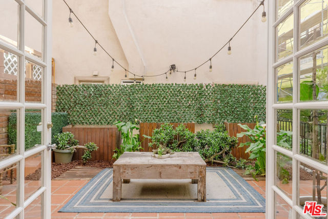 11963 Mayfield Avenue, Los Angeles CA: https://media.crmls.org/mediaz/e0ffb887-268c-4a36-a881-e9f922a01aa3.jpg