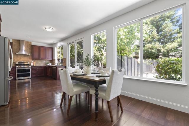 631 Summerwood Dr, Brentwood CA: https://media.crmls.org/mediaz/e1008ab0-377d-4e86-8ec5-f7fddcdeefc3.jpg