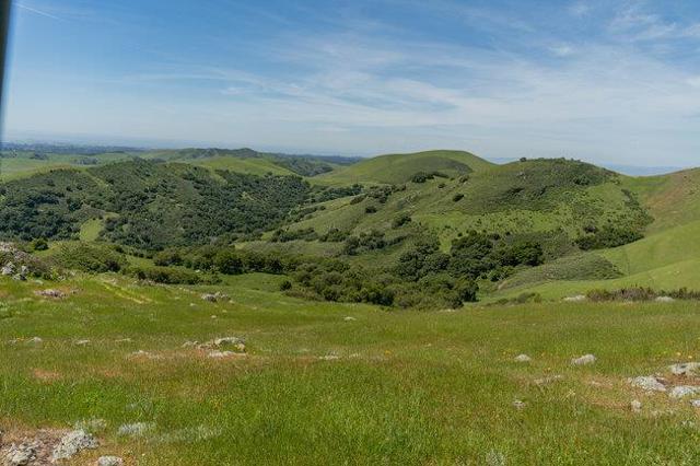 100 Old Stage Rd, San Juan Bautista CA: https://media.crmls.org/mediaz/e101163f-5cb0-49b5-910c-3306ff6f648b.jpg