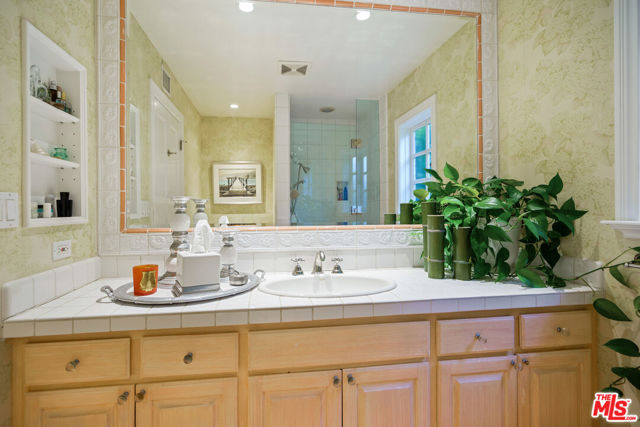 31740 Broad Beach Road, Malibu CA: https://media.crmls.org/mediaz/e1014df5-2b9c-4d41-8c41-110b5df8cb98.jpg