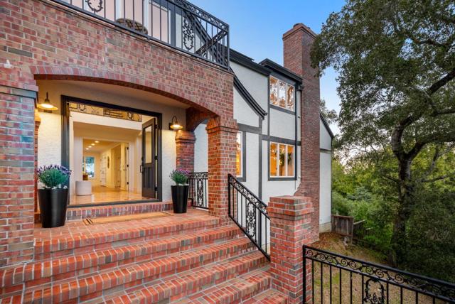 760 Chateau Drive, Hillsborough CA: https://media.crmls.org/mediaz/e101a1e9-04b3-4189-ace0-ca7fe88aaae2.jpg