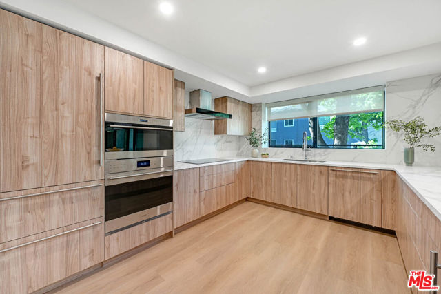 350 N Palm Drive, Beverly Hills CA: https://media.crmls.org/mediaz/e101db83-2753-4c84-976c-69838b97964b.jpg