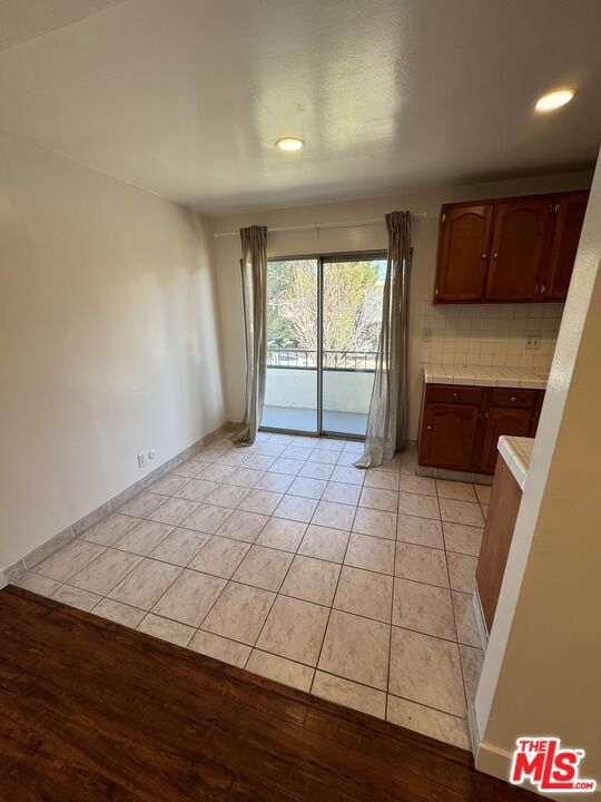 3707 Kelton Avenue, Los Angeles CA: https://media.crmls.org/mediaz/e101ef82-745f-453c-b890-84773a1e22fd.jpg