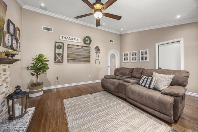 Detail Gallery Image 5 of 33 For 14172 Moore Court, Irvine,  CA 92606 - 3 Beds | 2 Baths