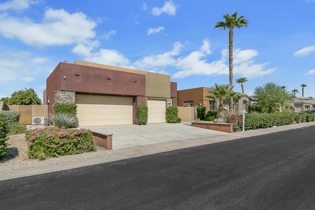MLS #219135315DA image #1