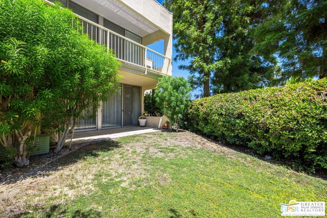 493 Desert Lakes Drive, Palm Springs CA: https://media.crmls.org/mediaz/e103736d-0f09-4e9b-81c4-62601c7a4191.jpg