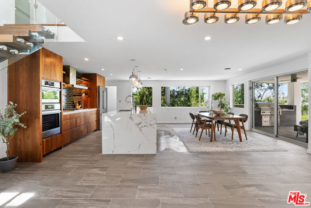 805 Norumbega Drive, Monrovia CA: https://media.crmls.org/mediaz/e1037611-cc5a-469e-9791-c38fb8ca24f8.jpg