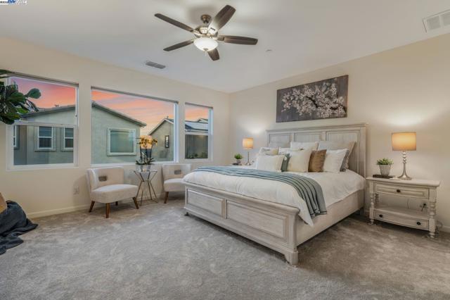 2305 Augusta Ave, Tracy CA: https://media.crmls.org/mediaz/e1039437-4038-4999-8d71-c4b132077084.jpg