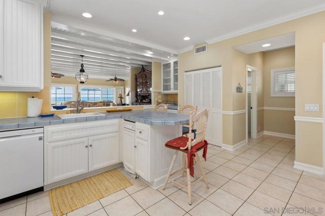 2740 Ocean Front Walk, San Diego CA: https://media.crmls.org/mediaz/e104a411-4b6c-48dd-a1bc-c8df39ee5e7a.jpg