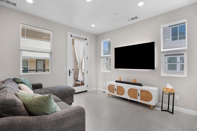 1221 Sunrise View, San Marcos CA: https://media.crmls.org/mediaz/e104da75-0807-45a0-a9f4-2999857d40dd.jpg