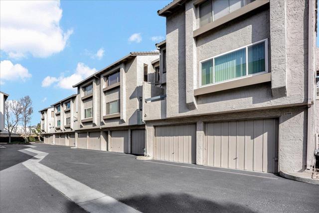 Image 4 of 80 For 2294 Sun Glory Lane B
