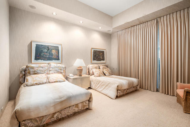 203 Kiva Drive, Palm Desert CA: https://media.crmls.org/mediaz/e105636b-0276-402b-8154-8b6f0770cf3e.jpg