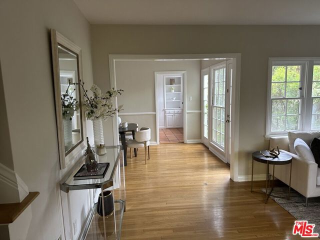 10745 Ohio Avenue, Los Angeles CA: https://media.crmls.org/mediaz/e1059588-f394-45cf-85b6-94446adc9f85.jpg