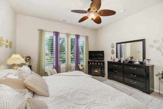 81390 Corte Trigo, Indio CA: https://media.crmls.org/mediaz/e1064703-8028-4d60-84e5-921365c2a00f.jpg