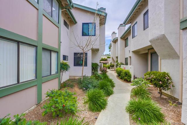 12741 Laurel St, Lakeside CA: https://media.crmls.org/mediaz/e107af1e-fd17-4c35-8232-776d74e2d0b3.jpg