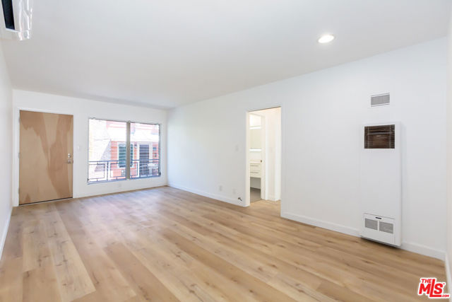 1268 N SWEETZER Avenue, West Hollywood CA: https://media.crmls.org/mediaz/e107eee6-f689-4e45-8cb4-d9e5fd745645.jpg