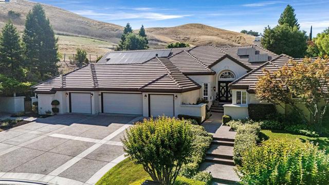 24 Timberview Ct., Danville CA: https://media.crmls.org/mediaz/e107fb5d-7628-40c7-918d-2cc34a2d9728.jpg