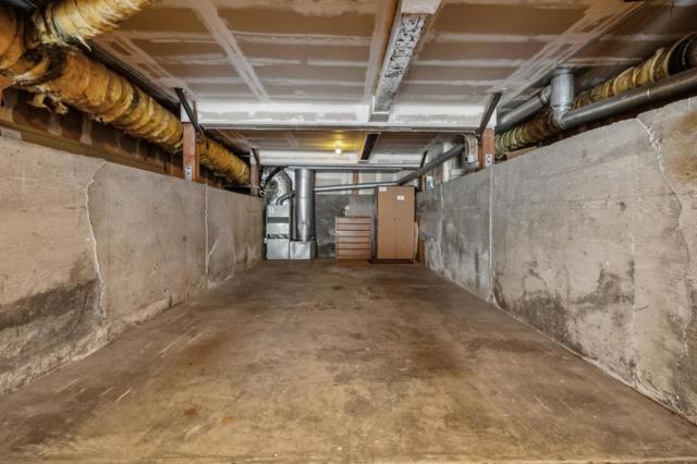 2556 Pine Street, San Francisco CA: https://media.crmls.org/mediaz/e108c3ef-00d8-4da7-bf3c-a9bb3ceb8ad8.jpg