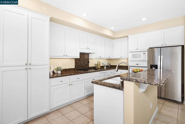 12004 Harcourt Wy, San Ramon CA: https://media.crmls.org/mediaz/e108f6cd-4877-4cef-ba70-66f7f5614800.jpg
