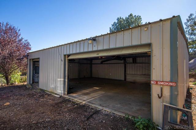 18435 Chablis Rd., Ramona CA: https://media.crmls.org/mediaz/e109d446-f0fa-46d3-8e4d-88b752aafb7d.jpg