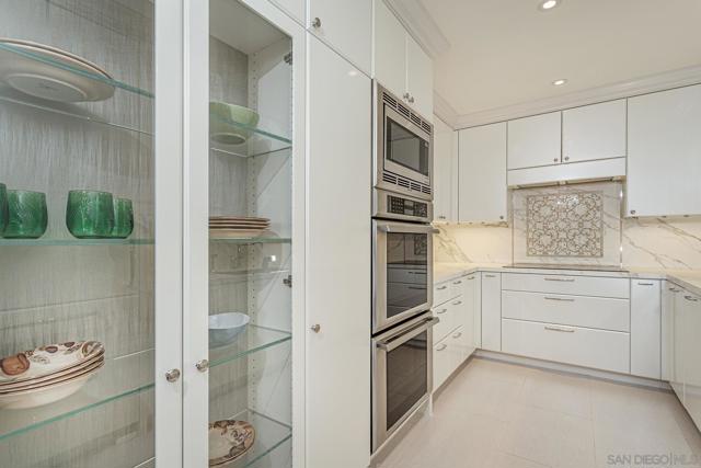 700 Front Street, San Diego CA: https://media.crmls.org/mediaz/e109ef32-c9f7-4ef3-8ba8-40a58cdf46c1.jpg