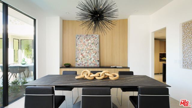 1935 Loma Vista Drive, Beverly Hills CA: https://media.crmls.org/mediaz/e10a57ba-a819-45ab-a92b-1194403a0df5.jpg