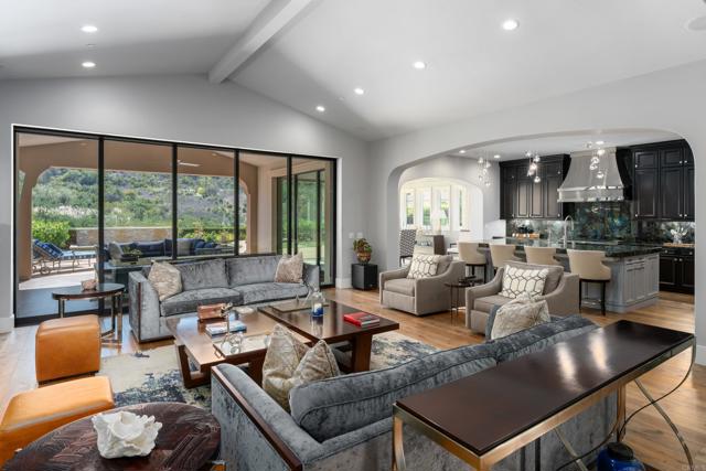 14788 Valle Del Sur, San Diego CA: https://media.crmls.org/mediaz/e10b1186-1d71-418b-b07b-afac45653b8f.jpg