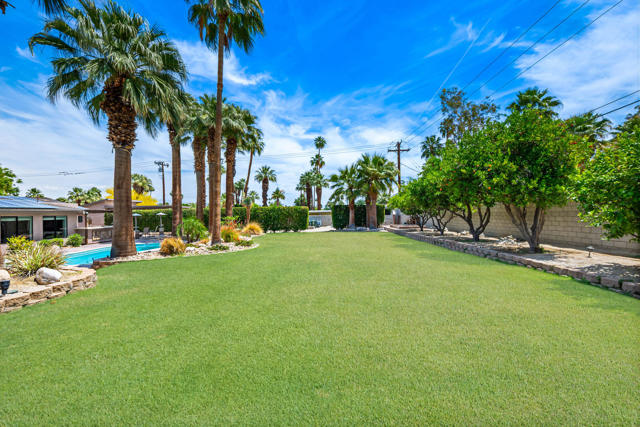 74619 Fairway Drive, Palm Desert CA: https://media.crmls.org/mediaz/e10b2424-e3d5-4877-839a-c38f502c2596.jpg