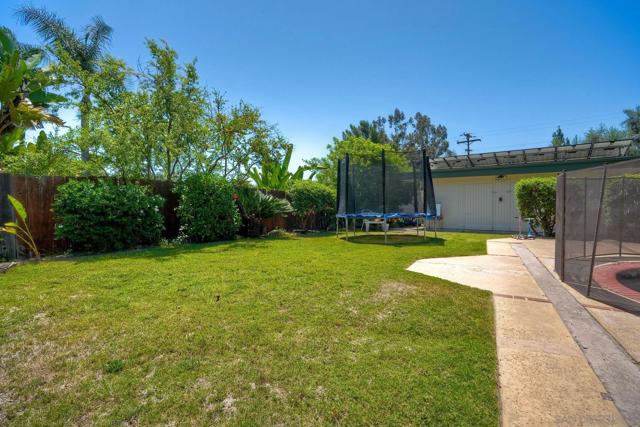 11668 Altoona Dr, El Cajon CA: https://media.crmls.org/mediaz/e10b498d-2edc-4a2a-856e-6ed3bbbe3bdd.jpg