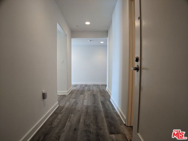 5143 White Oak Avenue, Encino CA: https://media.crmls.org/mediaz/e10bdd87-2228-40ad-b961-41c63bd767b0.jpg
