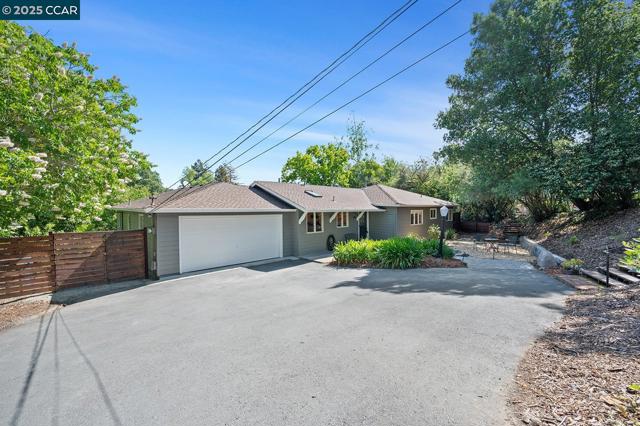 196 Miramonte Rd, Walnut Creek CA: https://media.crmls.org/mediaz/e10c1f35-e33e-4a4d-8966-a9fcff8c7764.jpg