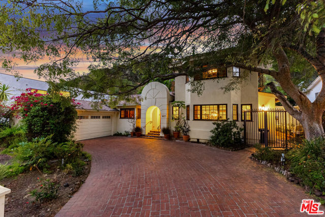 1627 San Ysidro Drive photo 3