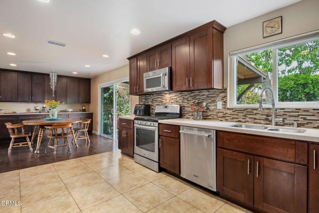 1796 Swift Avenue, Ventura CA: https://media.crmls.org/mediaz/e10da417-79b1-48f9-b482-c4ab87f3cc9f.jpg
