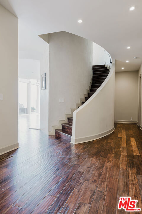 1401 Bel Air Road, Los Angeles CA: https://media.crmls.org/mediaz/e10da4e4-fe33-4930-bfaf-4051cfad8654.jpg