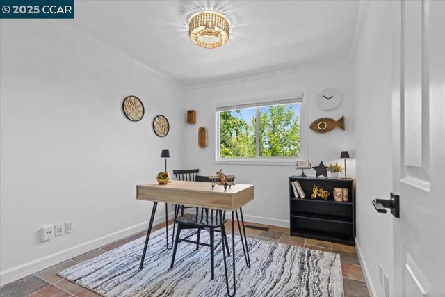 491 Camelback Rd, Pleasant Hill CA: https://media.crmls.org/mediaz/e10db229-0fe6-40a0-a89a-ca52f3ed0e8a.jpg