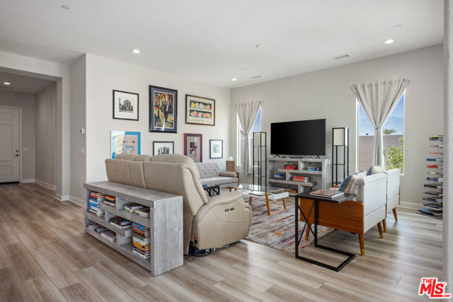 10 Semillion, Rancho Mirage CA: https://media.crmls.org/mediaz/e10e0b58-aad1-475a-9481-76fc95248f90.jpg