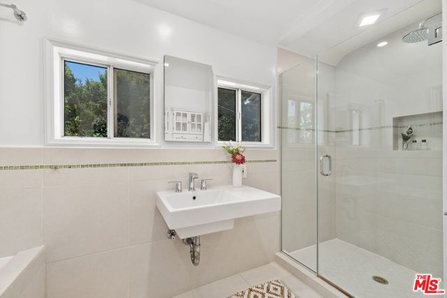 135 N Canyon View Drive, Los Angeles CA: https://media.crmls.org/mediaz/e10e474c-d953-4fdb-9ee9-21858ab17721.jpg